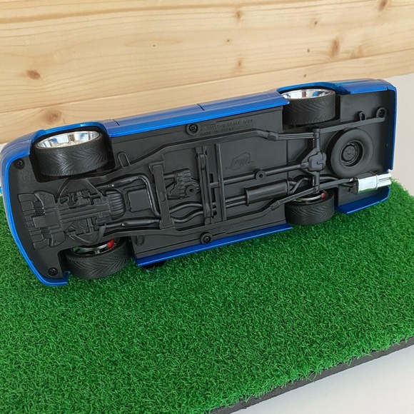 Jada Dub City 1:24 Diecast 2002 Cadillac Escalade EXT Blue Custom Lowrider Truck - Picture 13 of 14